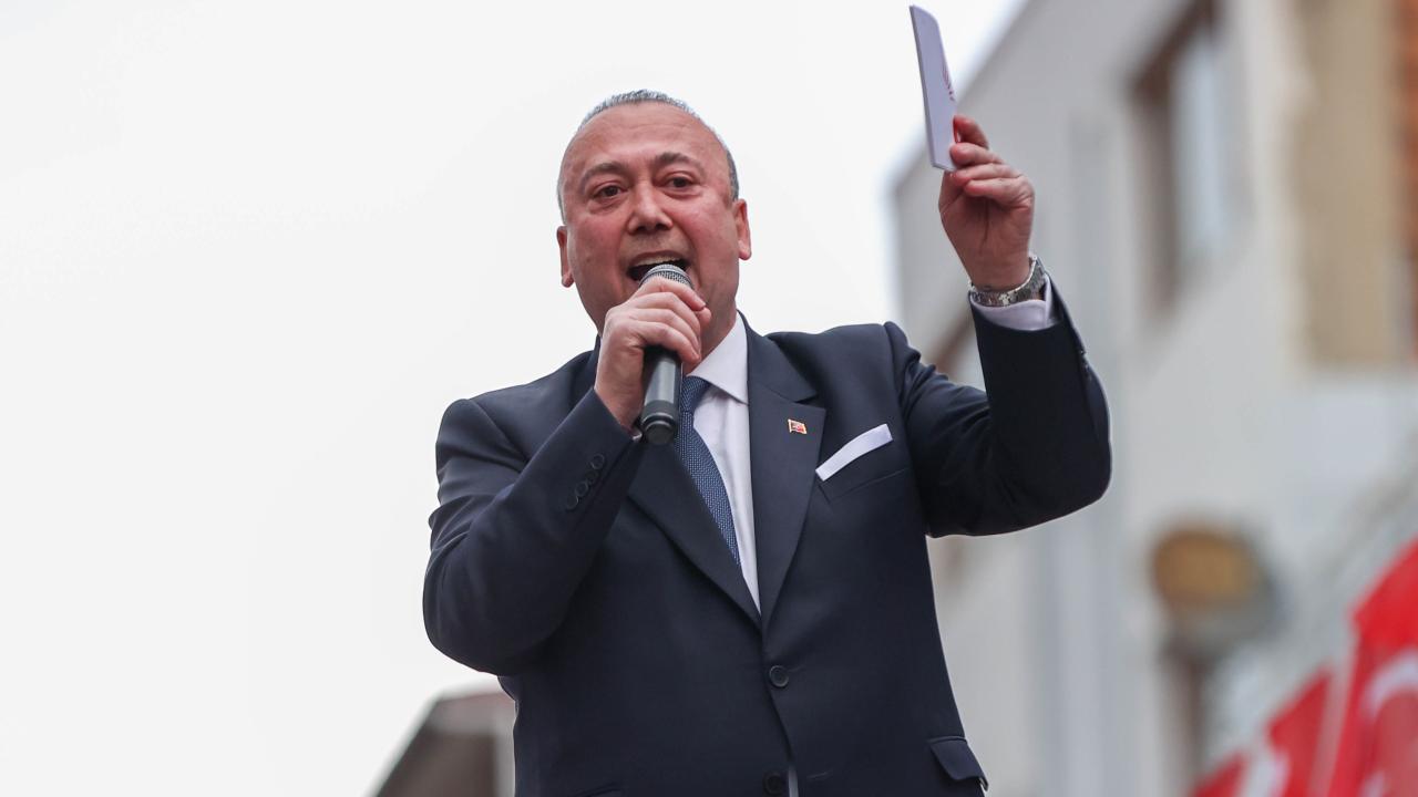 Uşak Belediye Başkanı Özkan Yalım görevden uzaklaştırıldı