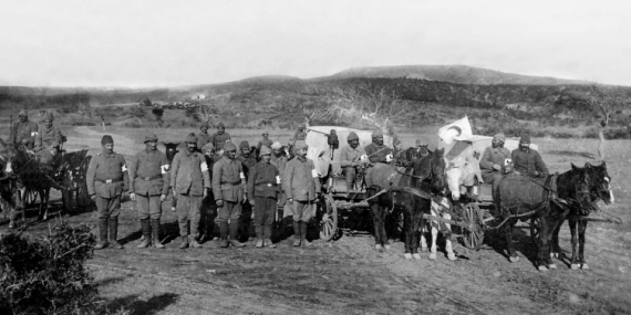 Yaralılara şifa dağıtan kahramanlar: 1915li Tıbbiyeliler