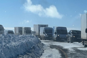 Yoğun tipi nedeniyle mahsur kalan 40 araç kurtarıldı