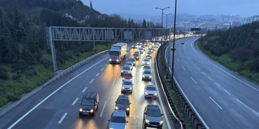 Yollarda bayram tatilinden dönüş yoğunluğu başladı