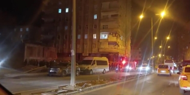 Zeminde kayma olduğu iddiasıyla 8 katlı bina tahliye edildi