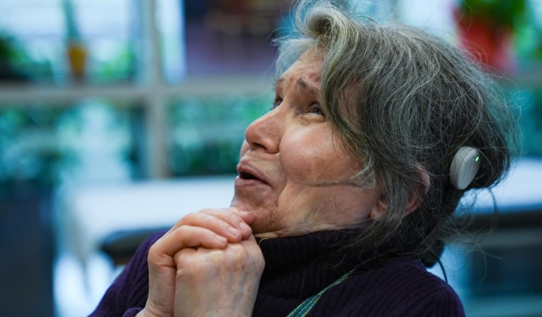 10 yıl sonra gelen duyma sevinci