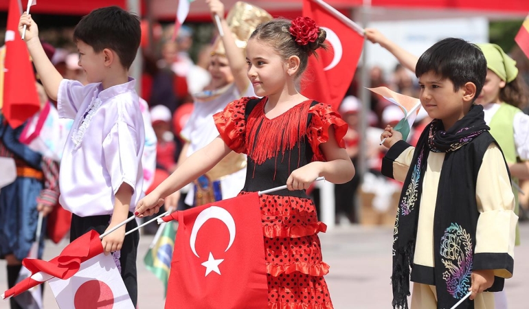 23 Nisanın tarihçesi: TBMMnin açılışından dünya çocuklarına