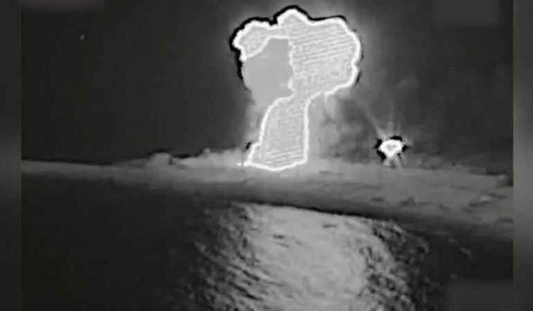 ABD, İran bayraklı gemiyi vurdu