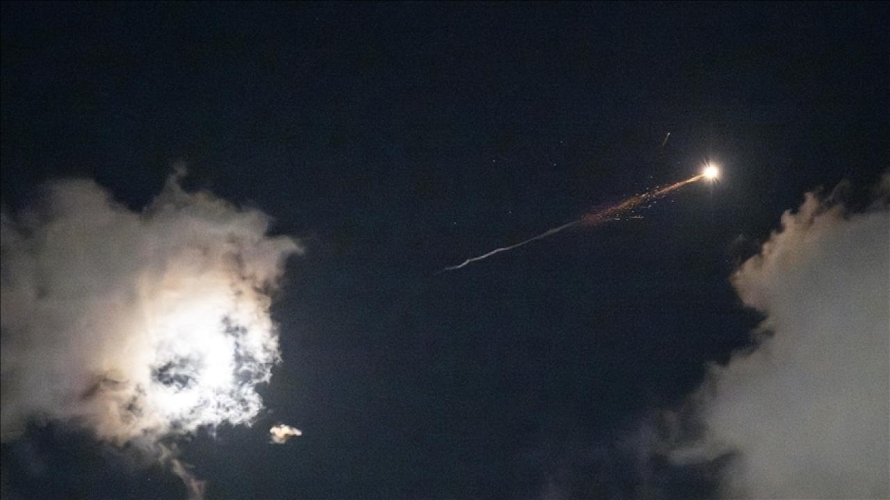 ABD/İsrailİran Savaşı'na dahil olan Yemen'deki Husiler İsrail'e füze fırlattı