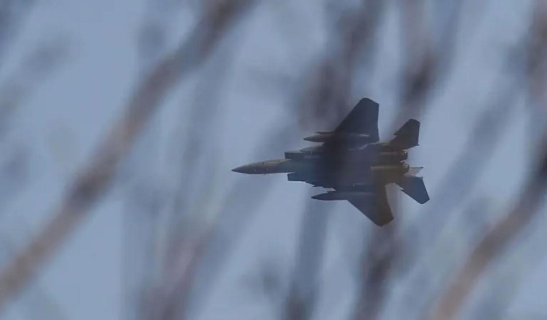 ABDİran görüşmelerindeki belirsizlik sürerken bölgeye gönderilen ABD uçaklarında artış gözleniyor