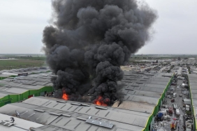 Adana'da geri dönüşüm fabrikasında yangın