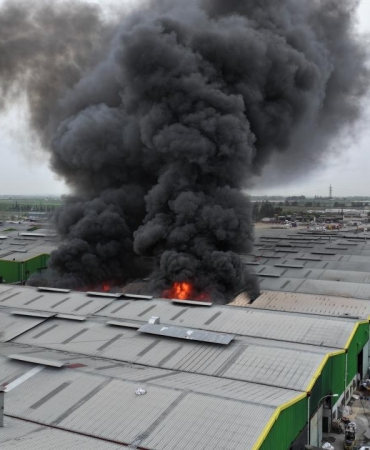 Adana'da geri dönüşüm tesisinde yangın