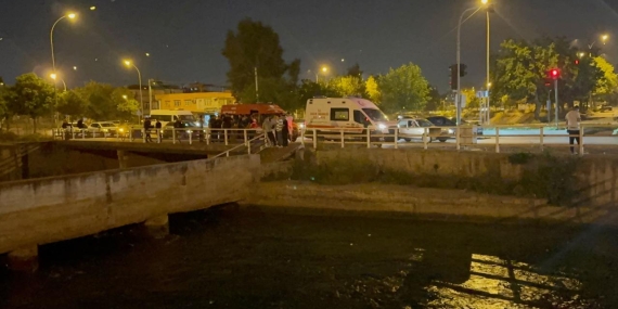 Adana'da sulama kanalına düşen genç kayboldu