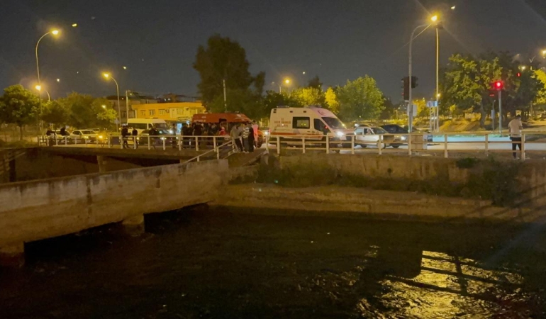 Adana'da sulama kanalına düşen genç kayboldu