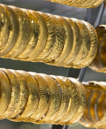 Altın fiyatı jeopolitik belirsizliklerle geri çekildi