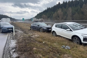 Anadolu Otoyolu'nda 9 araç kazaya karıştı