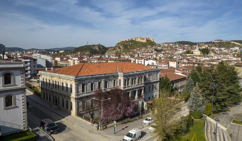 Anadolunun ilk devlet lisesi 141 yıldır eğitim veriyor