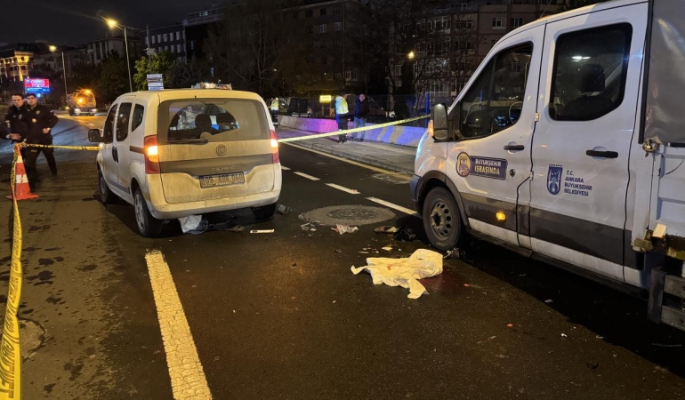 Ankara'da hafif ticari araçla motosiklet çarpıştı: 1 yaralı