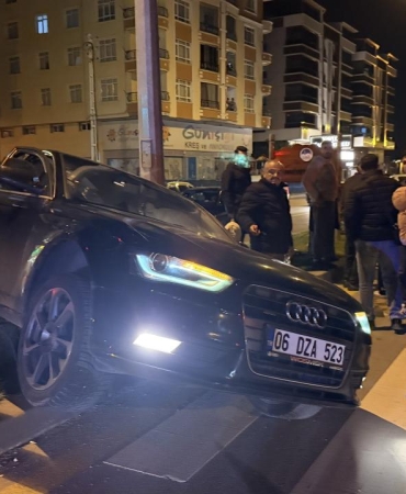 Ankara'da iki ayrı trafik kazasında 4 kişi yaralandı