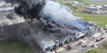 Ankara'da mobilya deposunda yangın