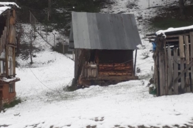 Ankara'nın yüksek kesimlerine kar yağdı