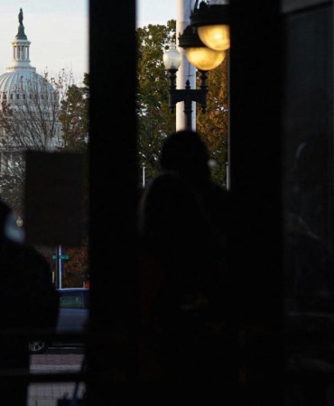 Anket: ABD'lilerin yüzde 53'ü dış politikada diğer ülkelerin çıkarının göz ardı edildiğini düşünüyor