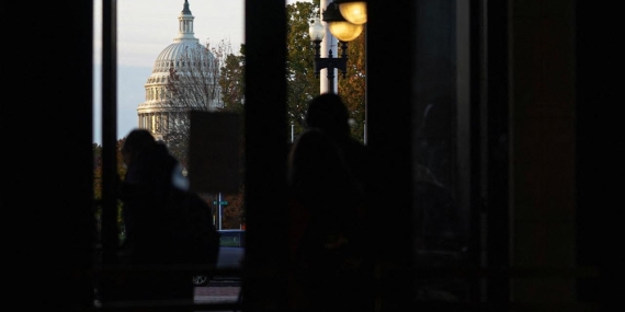 Anket: ABD'lilerin yüzde 53'ü dış politikada diğer ülkelerin çıkarının göz ardı edildiğini düşünüyor