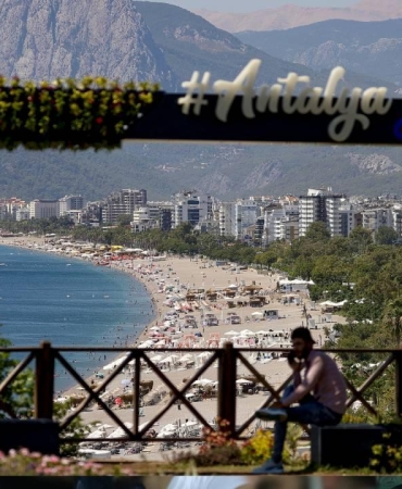 Antalya'ya gelen yabancı turist sayısı 1 milyon 250 bini geçti