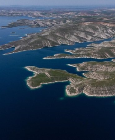 Atatürk Barajı'nda turkuaz ve yeşilin buluşması