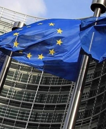 Avrupada hükümetler kamu çalışanlarının WhatsApp ve Signal kullanımını sınırlandırıyor