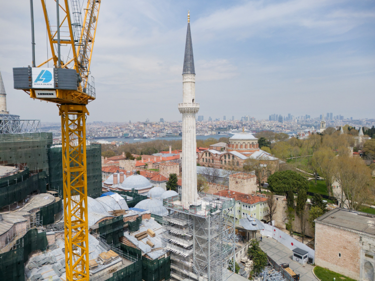 Ayasofya Camii'nin minaresinde restorasyon tamamlandı