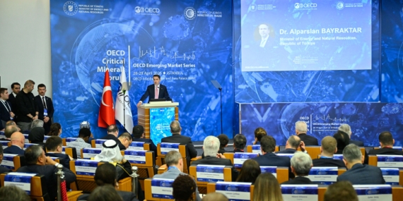 Bakan Bayraktar: Türkiye'nin kritik ham maddeler stratejisini yakında açıklayacağız