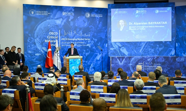 Bakan Bayraktar: Türkiye'nin kritik ham maddeler stratejisini yakında açıklayacağız