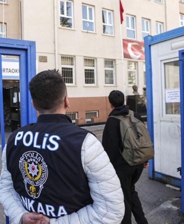 Bakan Çiftçi: Okul giriş ve çıkış saatlerinde kolluk görünürlüğü artırılacak