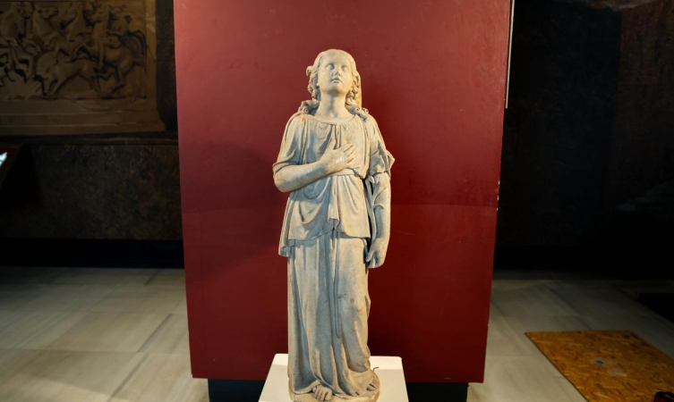 Bakan Ersoy, Melek heykelini Fener Rum Patrikhanesine teslim etti