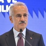 Bakan Uraloğlu: Hürmüz'deki gemilerimizle temastayız, tahliye için çalışıyoruz