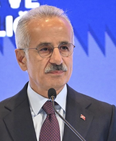 Bakan Uraloğlu: Hürmüz'deki gemilerimizle temastayız, tahliye için çalışıyoruz