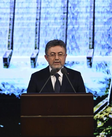 Bakan Yumaklı: Kapalı borulu sulama sistemleriyle 10 milyar metreküp tasarruf sağlıyoruz