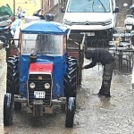Balıkesir'de sağanak nedeniyle cadde ve sokaklar göle döndü