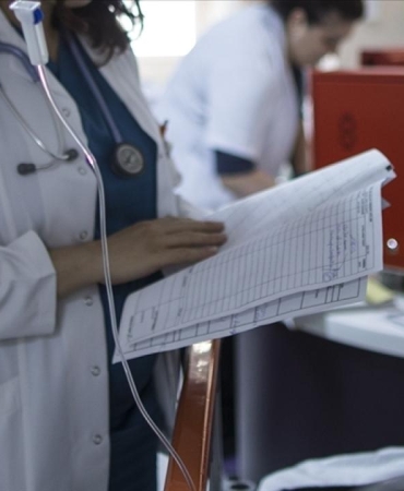 Bayramda 381 bin 559 sağlık personeli kesintisiz hizmet verecek