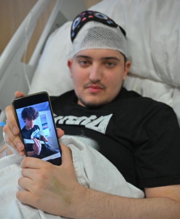 Beyin tümörü tedavisini tamamlayan Efe üniversite yolunda