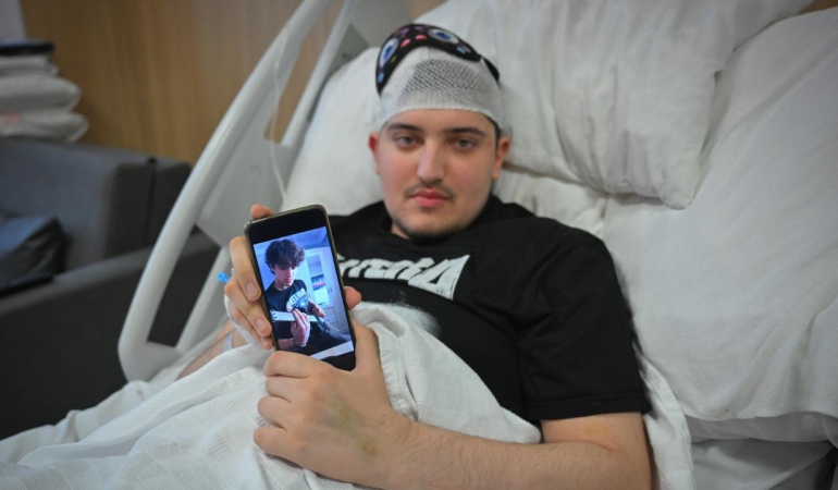 Beyin tümörü tedavisini tamamlayan Efe üniversite yolunda