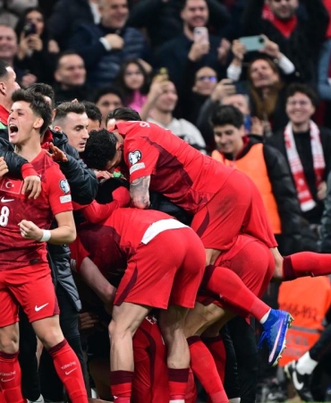 Bizim Ãocuklar'dan DÃ¼nya KupasÄ± iÃ§in dev adÄ±m