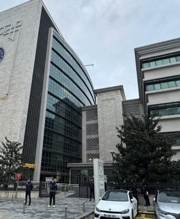 Bozbey, kurduğu paravan firmada kendisini 'satış danışmanı' göstermiş