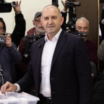 Bulgaristan'da eski Cumhurbaşkanı Radev, genel seçimi birinci tamamladı