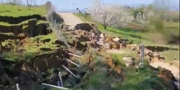 Bursada toprak kayması: Yol kapandı