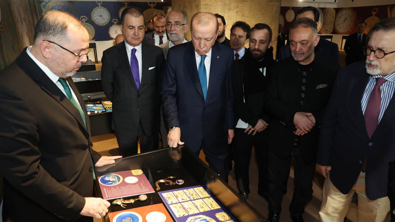 Cumhurbaşkanı Erdoğan, 'Muhteşem Cep Saatleri Koleksiyonu' sergisini ziyaret etti