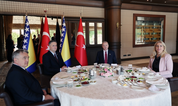 Cumhurbaşkanı Erdoğan'dan ADF'de diplomasi trafiği