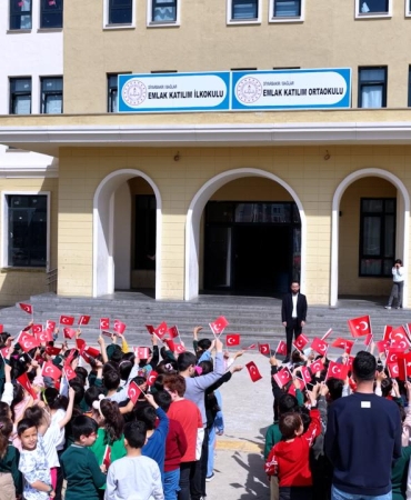 Deprem bölgesindeki okuldan 23 Nisan heyecanı