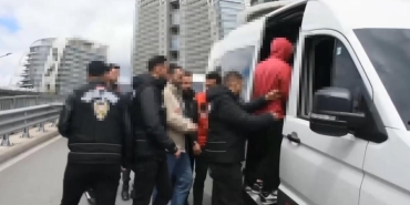 Derbide karaborsa bilet sattığı iddiasıyla yakalanan 5 zanlı tutuklandı