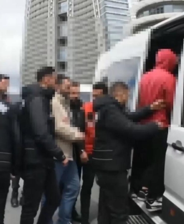 Derbide karaborsa bilet sattığı iddiasıyla yakalanan 5 zanlı tutuklandı