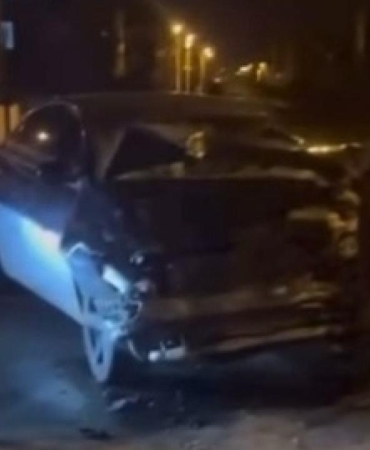 Diyarbakır'da otomobil yük trenine çarptı