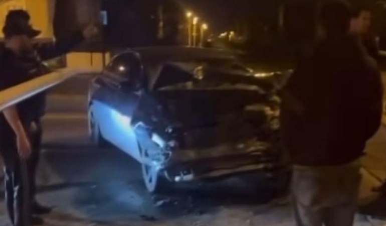 Diyarbakır'da otomobil yük trenine çarptı