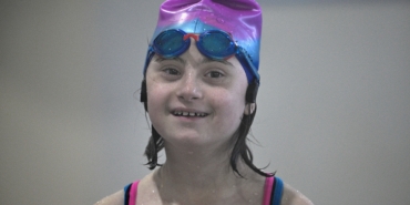 Down sendromlu Pelinsu kalbindeki engeli kulaçlarıyla aştı